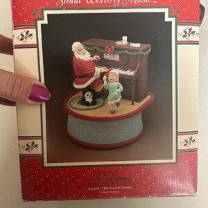 Santana centerpiece for a little girl playing piano